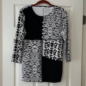 Black and White Patterned Tunic